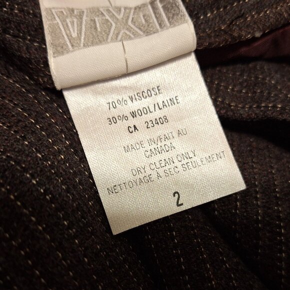 Canadian Made 2 Piece Business Suit size 4 Blazer size 2 Highrise Pants - Picture 10 of 11